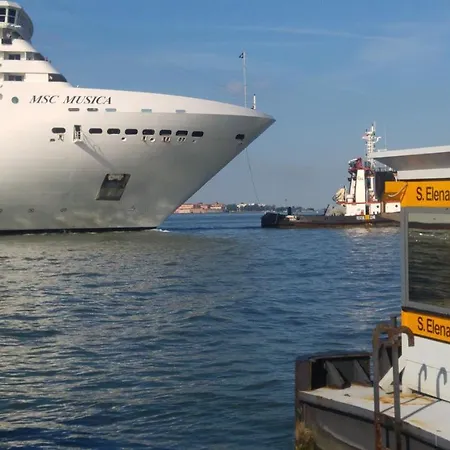- Spaziosa A Sant'elena Vicino Alla Biennale Apartment