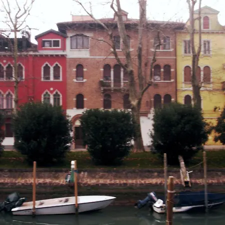 - Spaziosa A Sant'elena Vicino Alla Biennale Apartment *